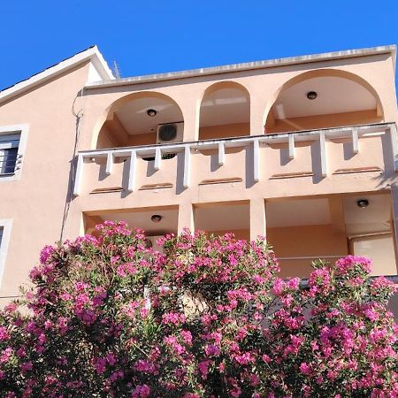 Apartments Eufemija Novalja Exterior photo