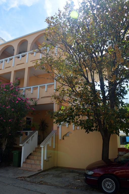 Apartments Eufemija Novalja Exterior photo